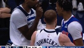 kaiyun-森林狼活塞爆发全武行 掐脖扭打引发冲突7人遭逐