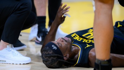 TA：勇士已经明确告诉巴特勒 他们会在未来一年里全力支持他康复